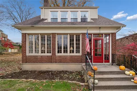 366 Delaware Ave, Oakmont, PA 15139