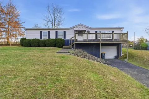 20 Jean St, Belle Vernon, PA 15012
