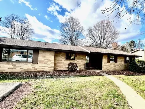 904 Mcknight Rd, Indiana, PA 15701