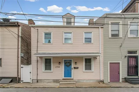2709 Larkins Way, Pittsburgh, PA 15203