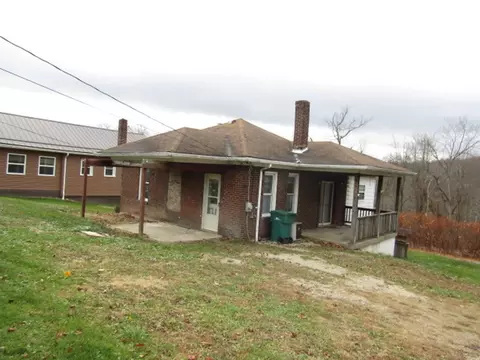 943 Mary St, Langeloth, PA 15054