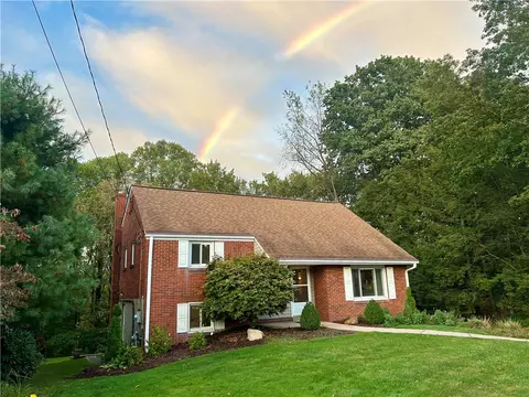 127 Surrey Dr, Delmont, PA 15626
