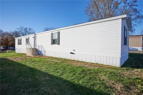 130 Brook Ln, Valencia, PA 16059
