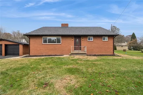 Exterior - 2632 River Rd, Vandergrift, PA 15690 photo 2 of 5
