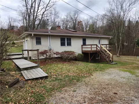31 Wheatley Rd, Charleroi, PA 15022