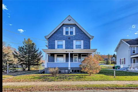 115 W 5th Ave, Derry, PA 15627