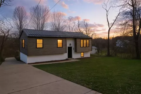 32 Green Oak Dr, Coraopolis, PA 15108