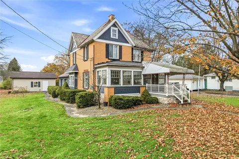 651 N Buhl Farm Dr, Hermitage, PA 16148