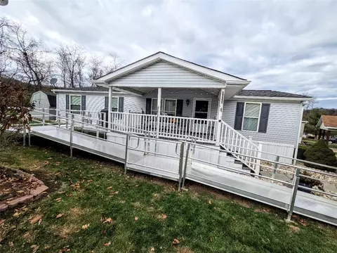 105 Eagle Pointe Ests, New Eagle, PA 15067 photo 3