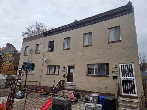 6215 Huntress St, Pittsburgh, PA 15206
