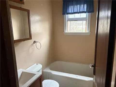 Bath - 3127 Millers Run Rd, Cecil, PA 15321 photo 1 of 1