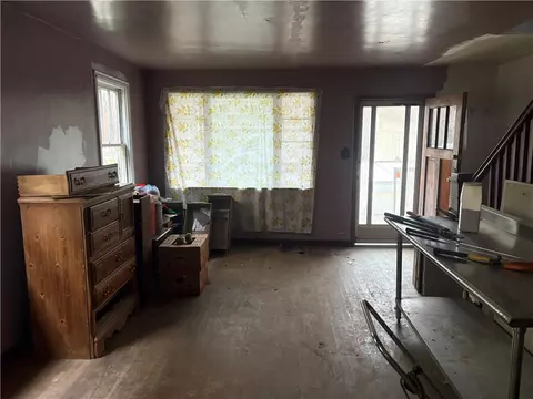 Living - 3127 Millers Run Rd, Cecil, PA 15321 photo 2 of 3