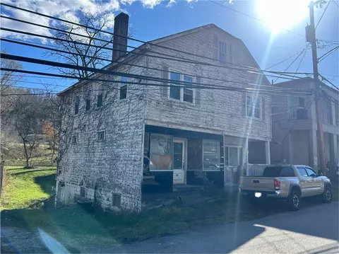 Exterior - 3127 Millers Run Rd, Cecil, PA 15321 photo 2 of 4