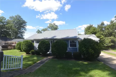 203 Big Oaks Dr, Franklin, PA 16323