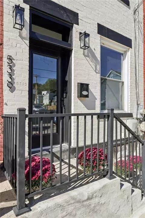 5339 Carnegie St, Pittsburgh, PA 15201