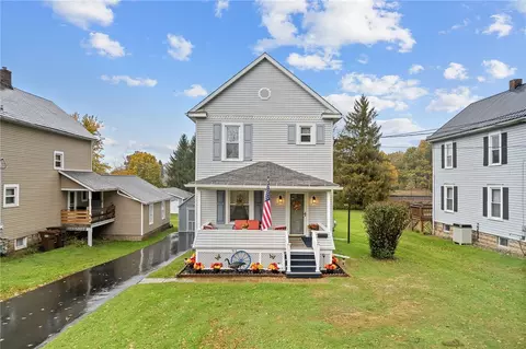 513 E Pine St, Grove City, PA 16127