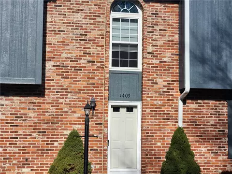 1403 Timberglen Dr, Imperial, PA 15126