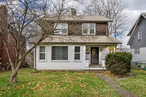325 Pershing Dr, New Kensington, PA 15068
