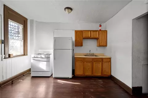 3 Camp Ave, Braddock, PA 15104 photo 4