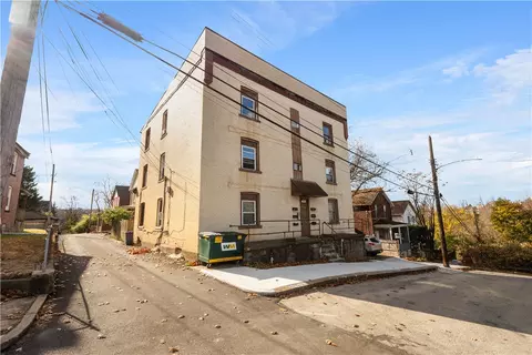 3 Camp Ave, Braddock, PA 15104