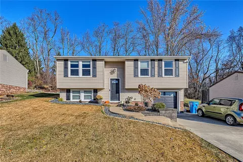 1975 Tara Dr, North Huntingdon, PA 15642