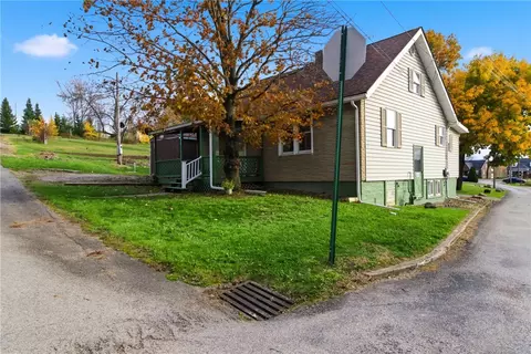 303 E Ross St, Worthington, PA 16262
