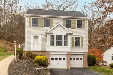 1012 Woodridge Dr, Canonsburg, PA 15317