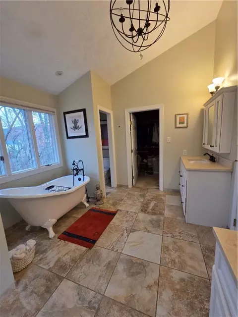 2001 Buckingham Dr, Mars, PA 16046 photo 24