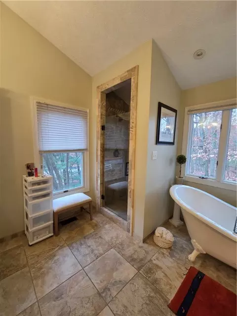 2001 Buckingham Dr, Mars, PA 16046 photo 22