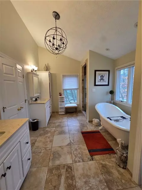 2001 Buckingham Dr, Mars, PA 16046 photo 25