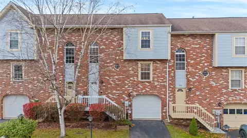 522 Carters Grove Dr, Gibsonia, PA 15044
