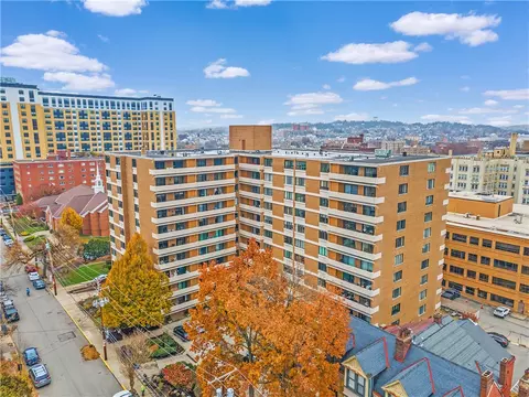 220 N Dithridge St #805, Pittsburgh, PA 15213