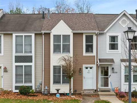 1023 Elm Ct, Oakdale, PA 15071