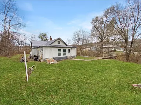 26 Mcnair Ave, Slovan, PA 15078