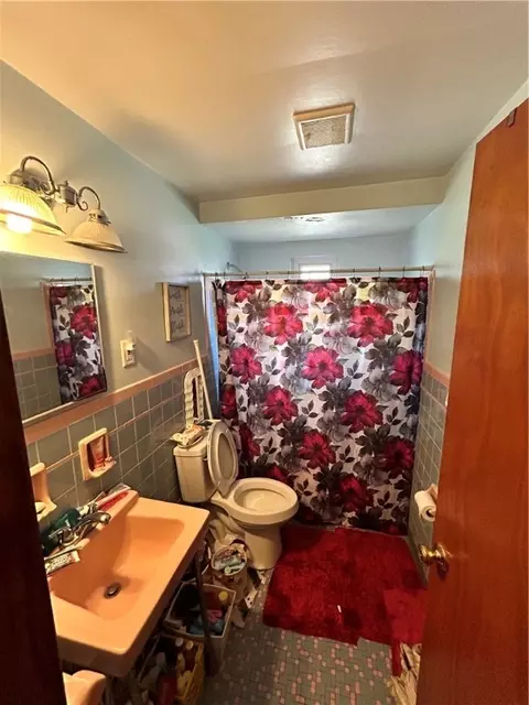Bath - 214 4th Ave, Braddock, PA 15104 photo 1 of 3