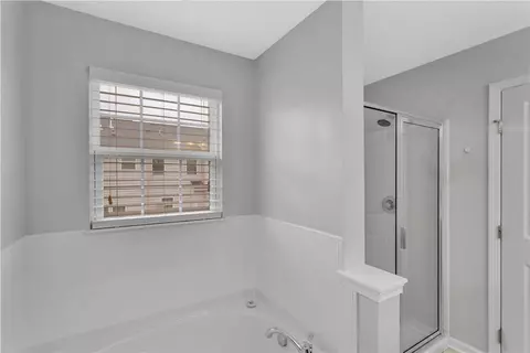 Bath - 1304 Pointe View Dr, Mars, PA 16046 photo 3 of 4