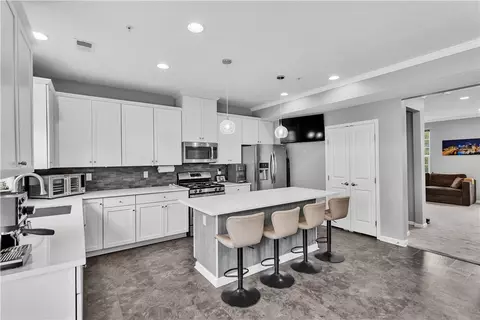 Kitchen - 1304 Pointe View Dr, Mars, PA 16046 photo 2 of 4