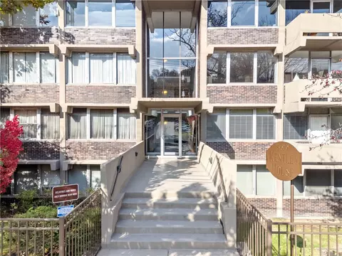 5619 Kentucky Ave #104, Pittsburgh, PA 15232
