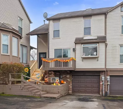 220 Spring Run Dr, Monroeville, PA 15146