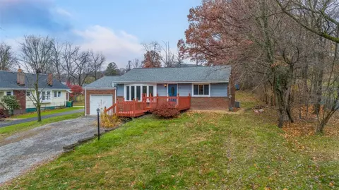 2331 Carson Dr, Allison Park, PA 15101