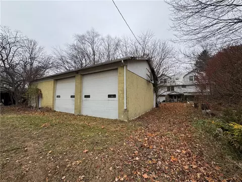 3661 Harlansburg Rd, New Castle, PA 16101
