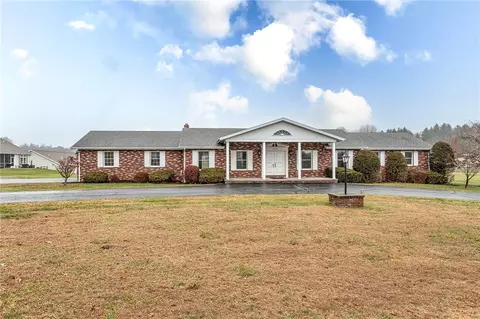 104 Industry Ln, Uniontown, PA 15401