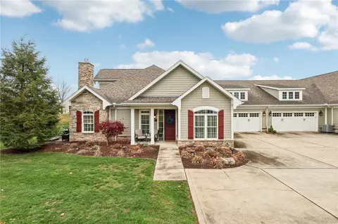 2002 Deacon Dr #3, Latrobe, PA 15650
