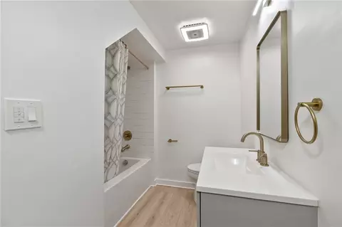 Bath - 310 5th Ave, Braddock, PA 15104 photo 1 of 2