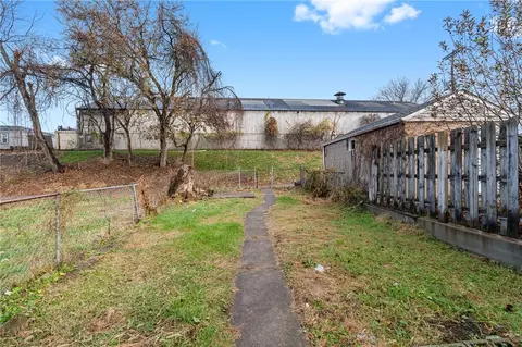 Exterior - 310 5th Ave, Braddock, PA 15104 photo 6 of 6
