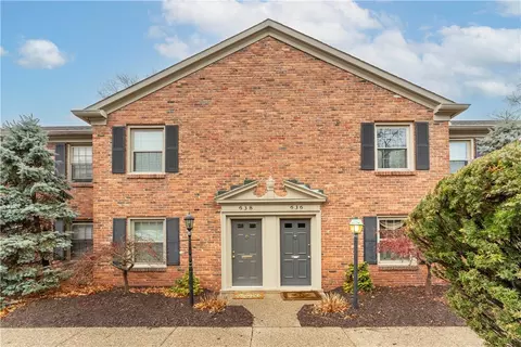 638 Robinwood Dr, Pittsburgh, PA 15216