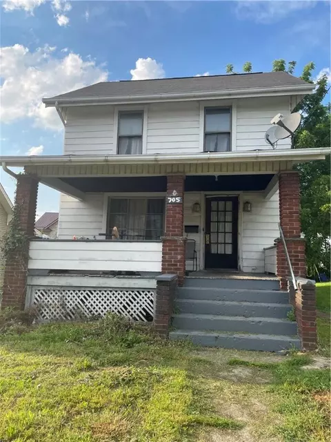 705 E Lutton St, New Castle, PA 16101