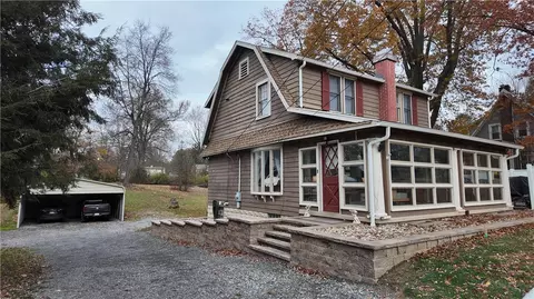21 Orchard Way, New Castle, PA 16105