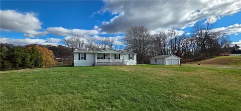 76 S Kings Creek Rd, Burgettstown, PA 15021