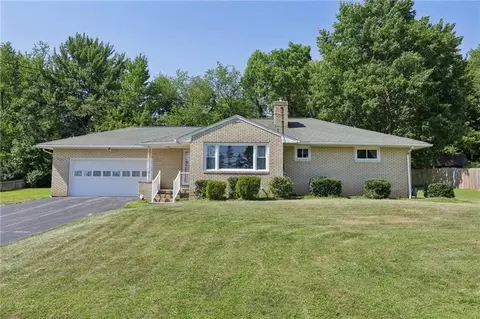 222 Sunset Dr, New Castle, PA 16105